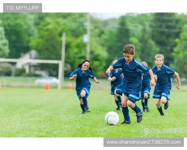 追逐足球明星的梦想与激情在绿茵场上的绽放与成长